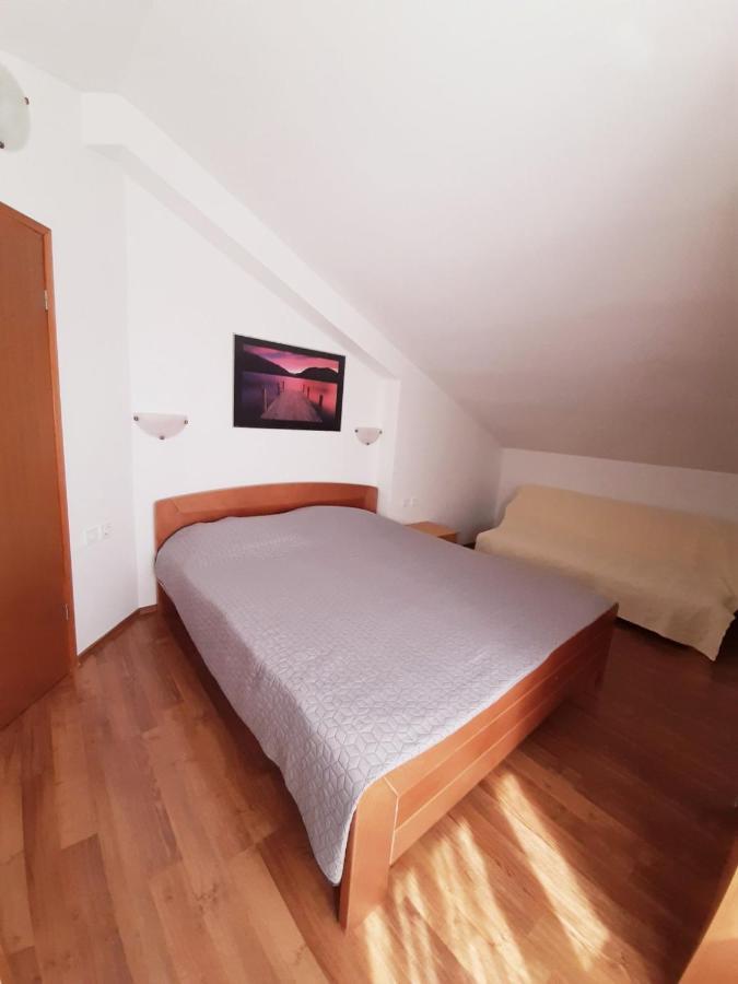 Apartments Izabela Muzic-Fornaric Cres Exterior foto